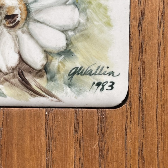 Vintage Hand Painted, Framed and Signed/Dated Beautiful Flower Tile  7 1/4" - Picture 4 of 5